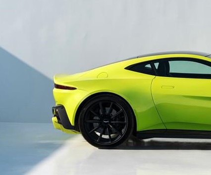 Aston Martin reveals the Vantage Roadster