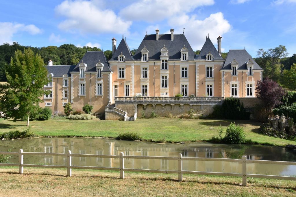 How to buy a luxury chateau
