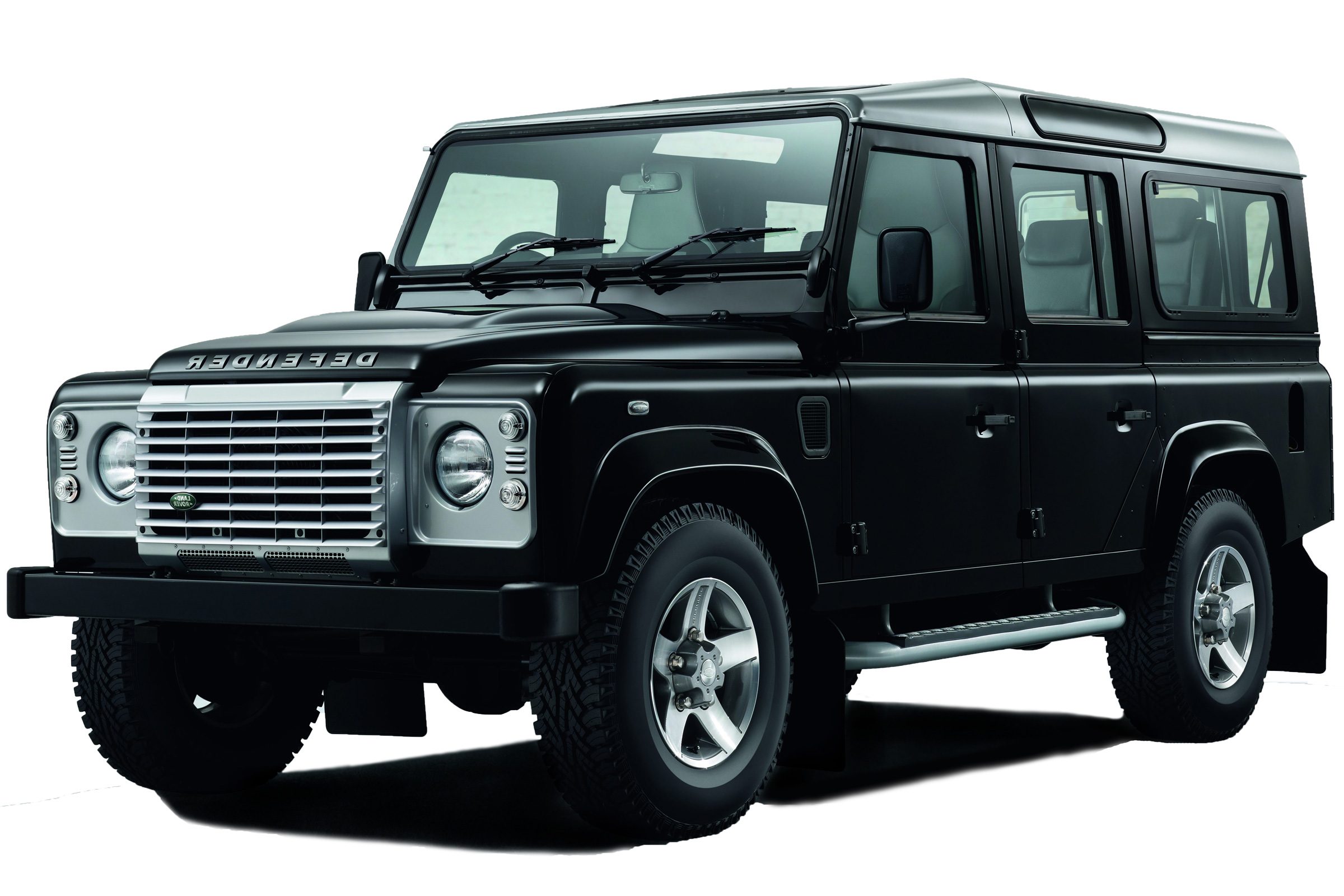 Land Rover’s New Defender V8 SUV-An Almost Sports-Car-Like Feel